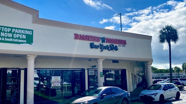 Exterior of Roasters ’N Toasters Pinecrest restaurant