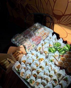 Vui Ve - North Hollywood - Arnold Palmer