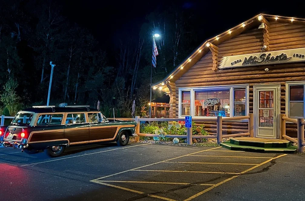 A scenic view of a restaurant in Michigan's Upper Peninsula.