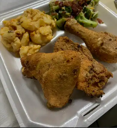 3 pc fried chicken w/ 2 sides