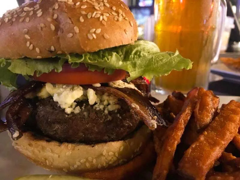 Famous Burgers