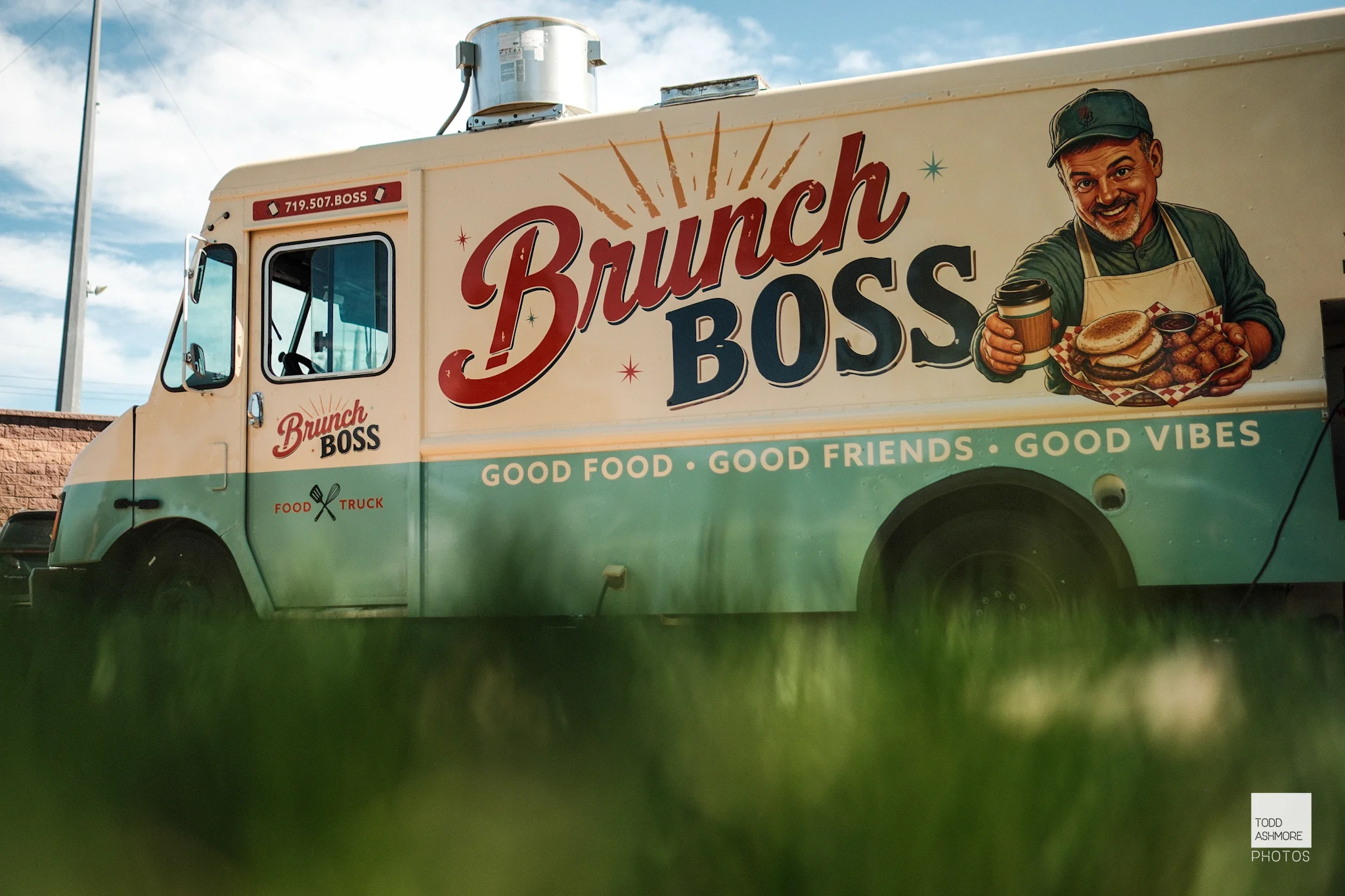 Food truck team promoting good vibes and brunch culture
