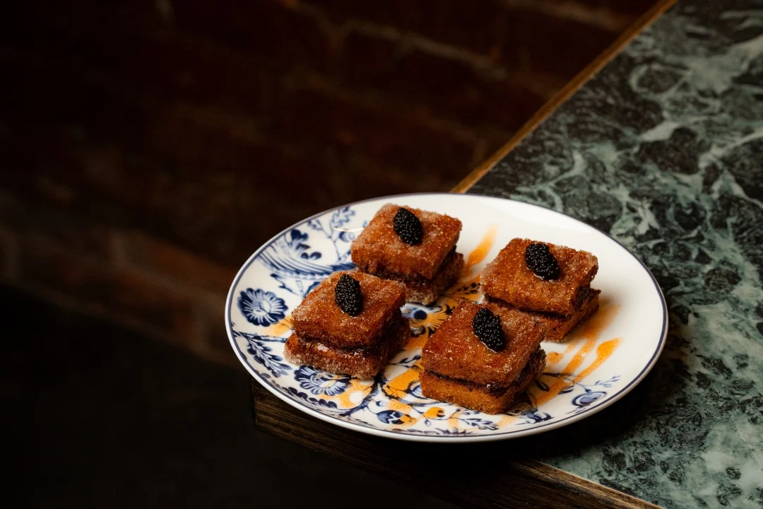 Shrimp French Toast with Caviar (4) 鱼子酱虾多士