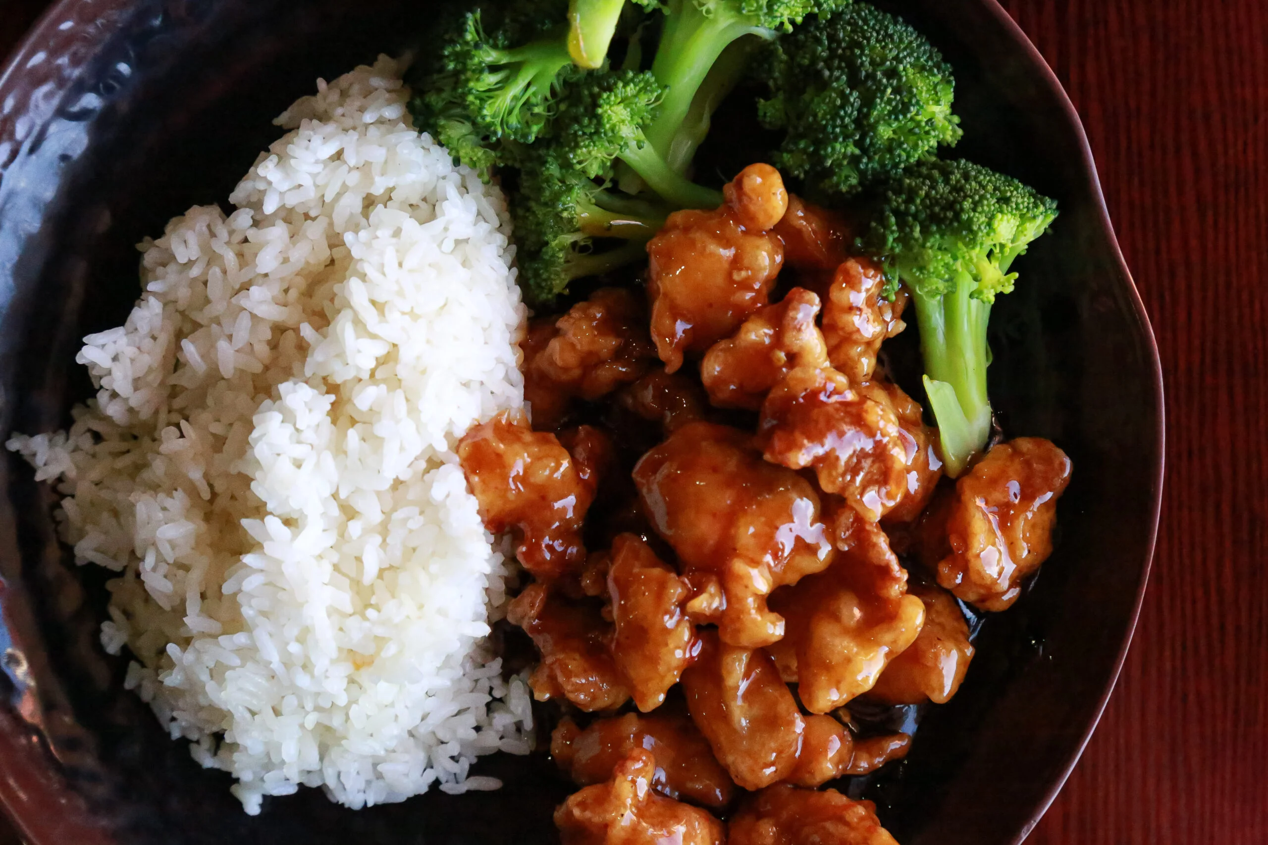 Sweet and sour chicken with rice and broccoli