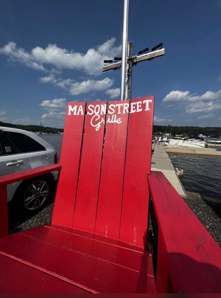 Dock and dine restaurant Lake Hopatcong NJ boat friendly dining with outdoor seating and waterfront views