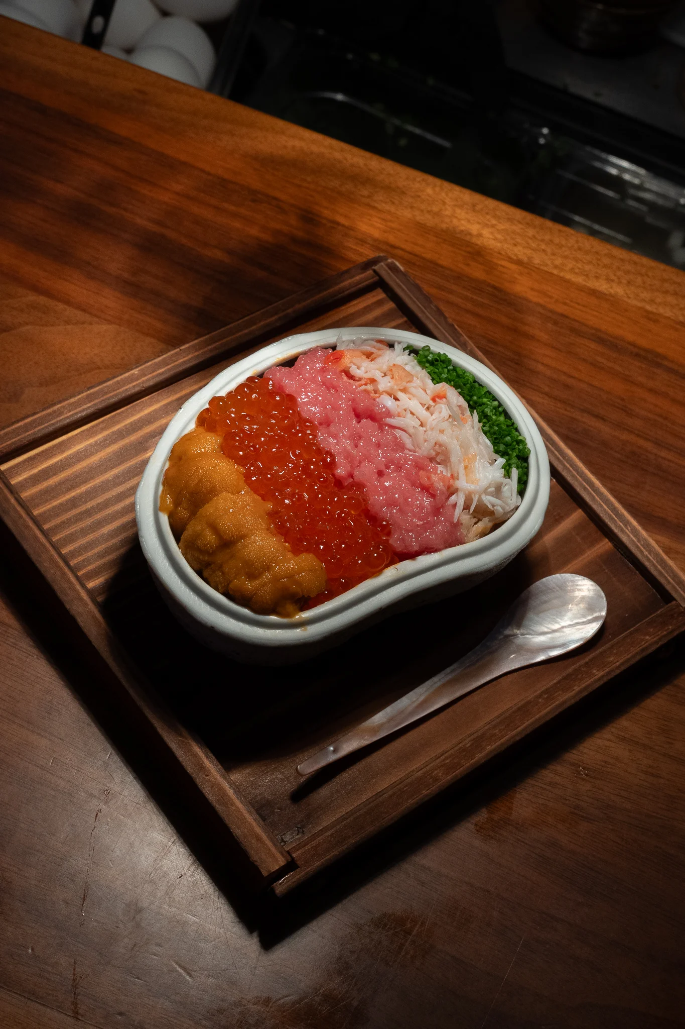 Japanese chirashi sushi with assorted seafood toppings