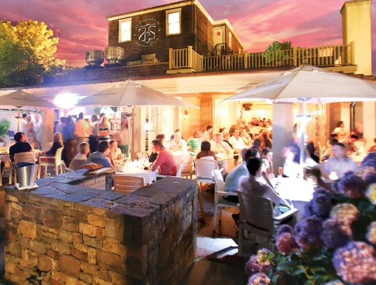 restaurant dining