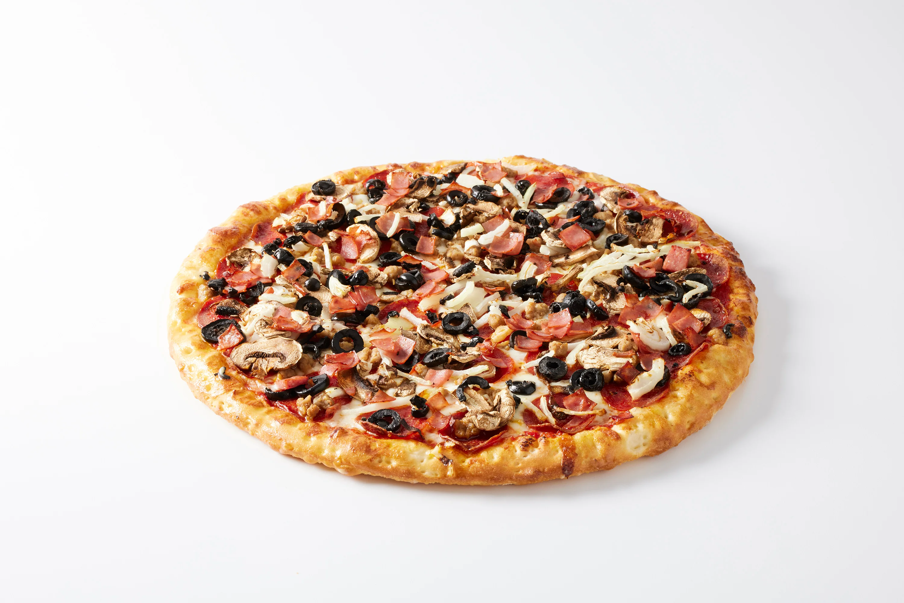 Delicious pepperoni pizza with olives and mushrooms