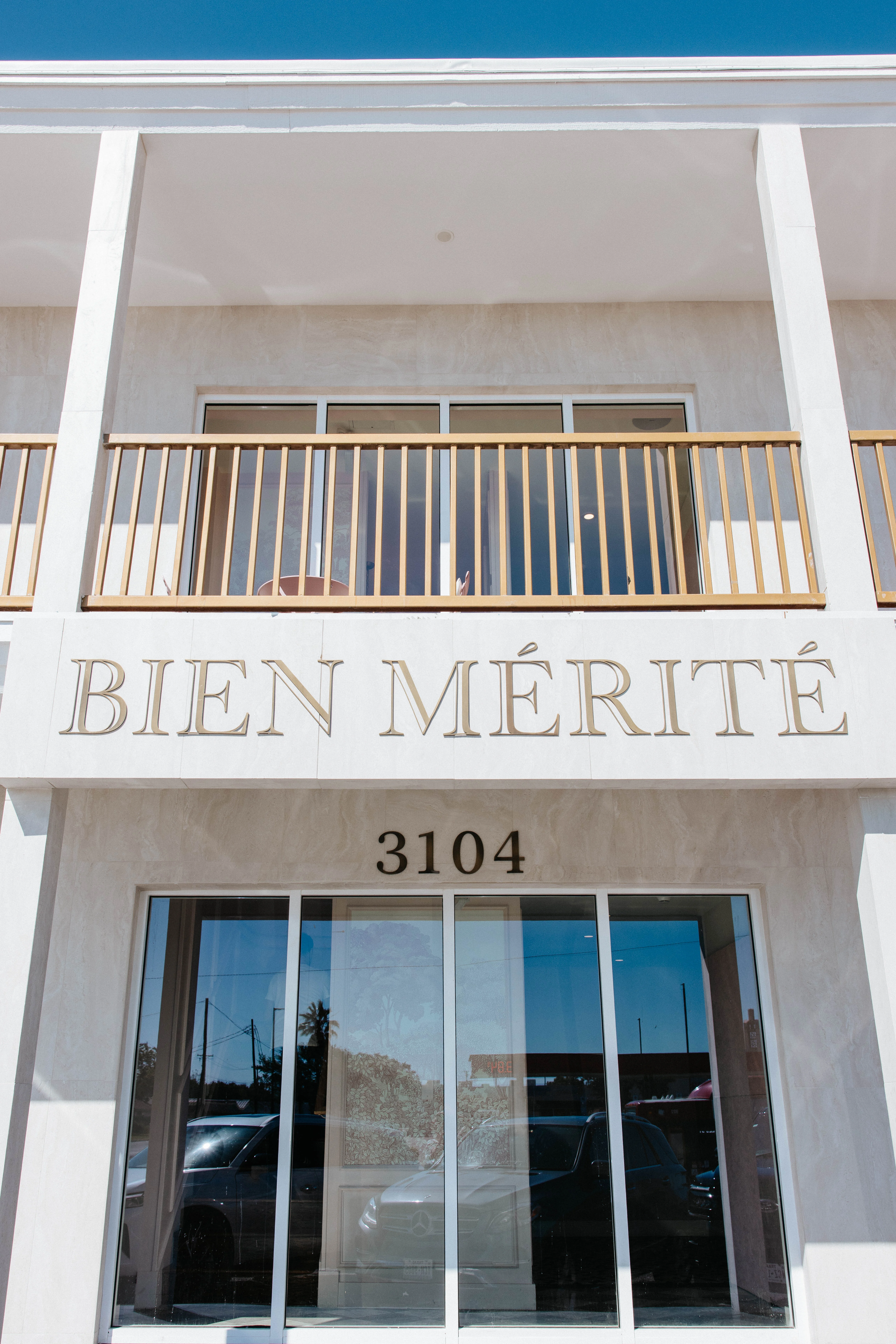 Exterior view of Bien Mérité restaurant with modern architecture