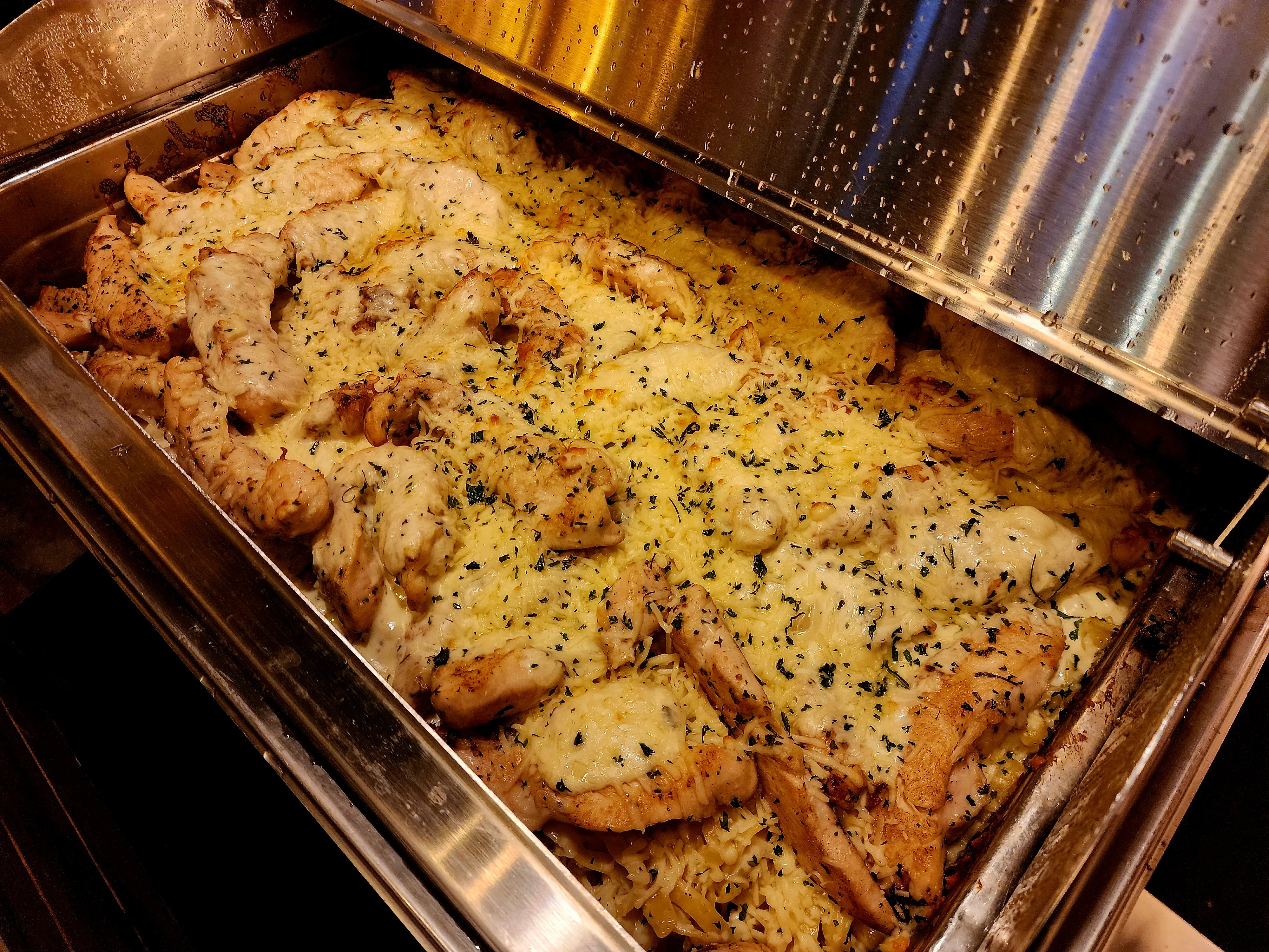 Cheesy chicken and rice casserole from American cuisine