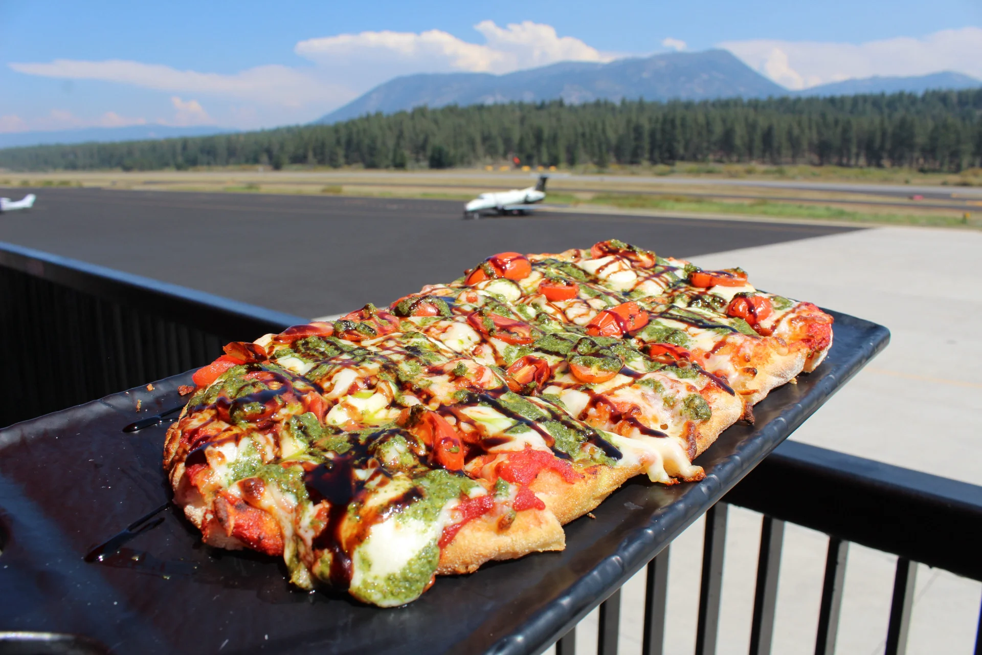 Flight Deck Grill and Golf - Photo 2