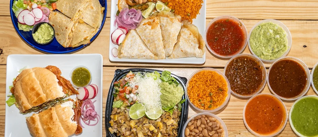 4 TACOS BIRRIA & CONSOME