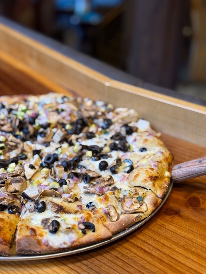 Rocky's Pizza 1901 w main st - Medium Garys Burnout