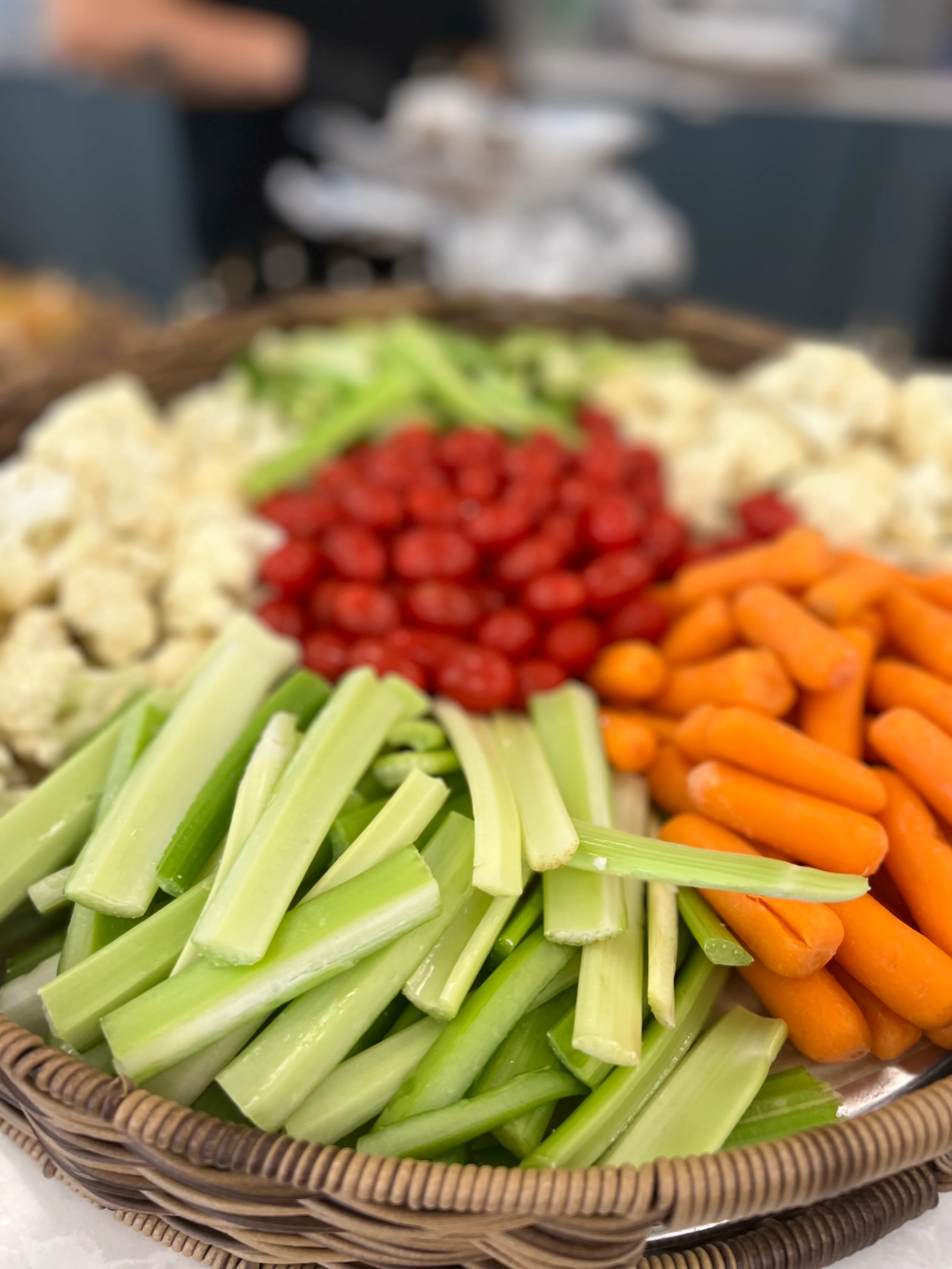 Fresh vegetable platter for healthy snacking