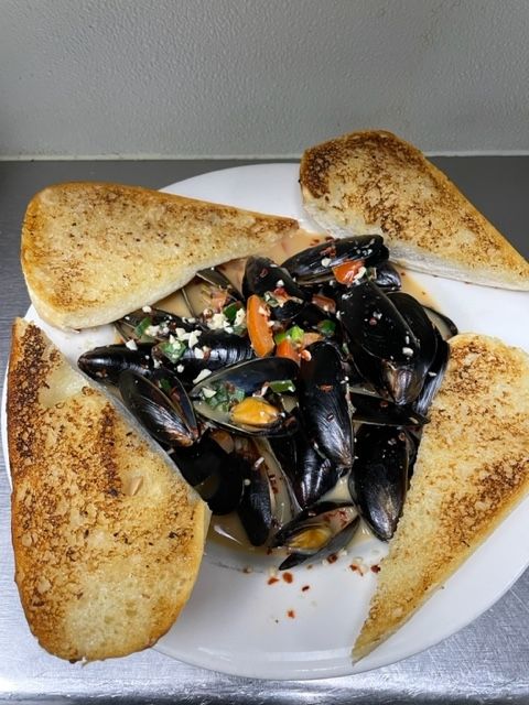 Angry Mussels | The Fox Restaurant & Brewery
