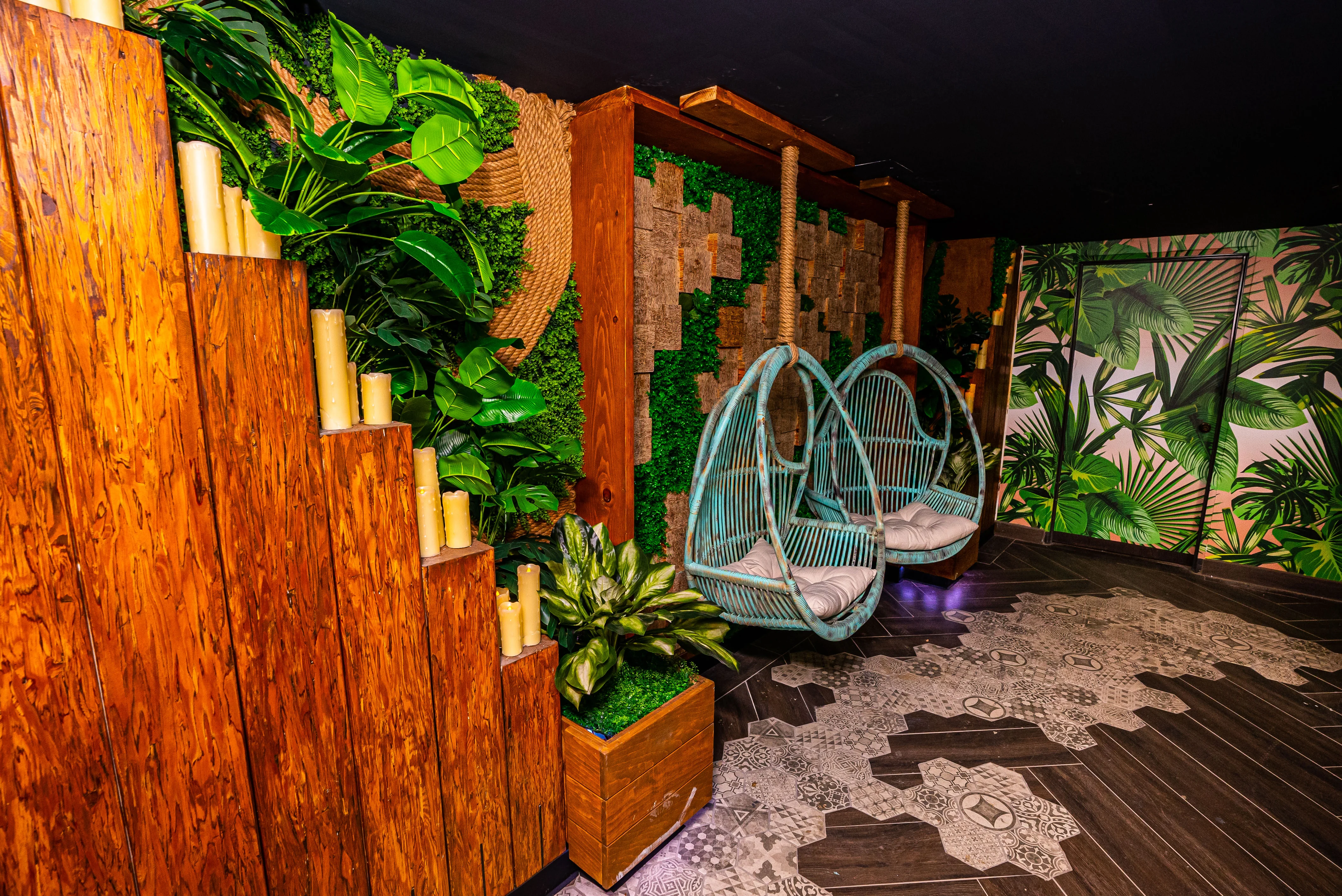 Restaurant Decorations