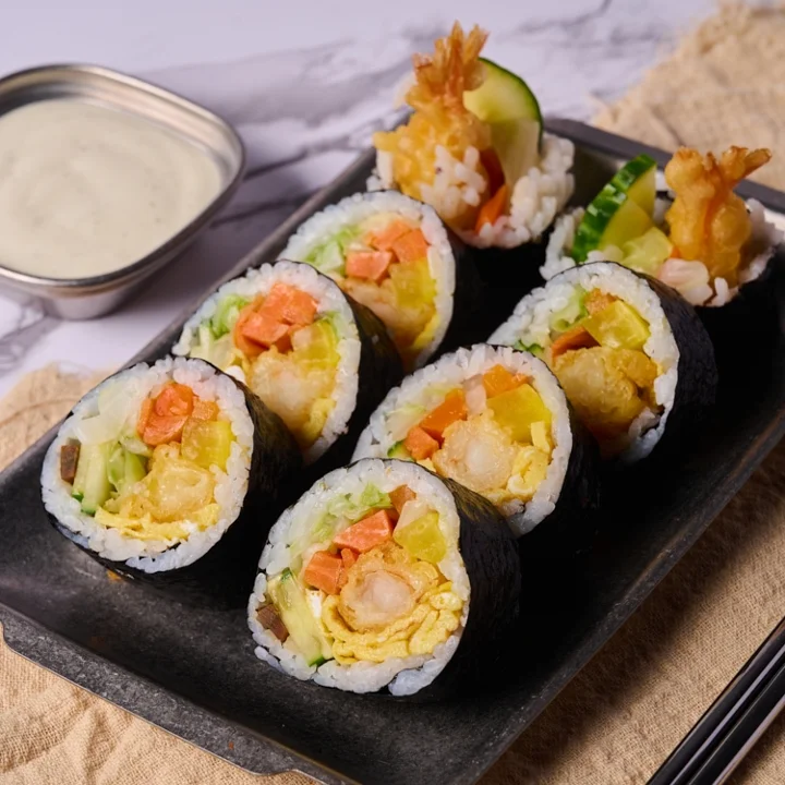 K4. TEMPURA SHRIMP KIMBAP