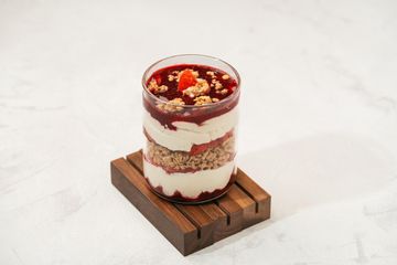 Greek yogurt parfait