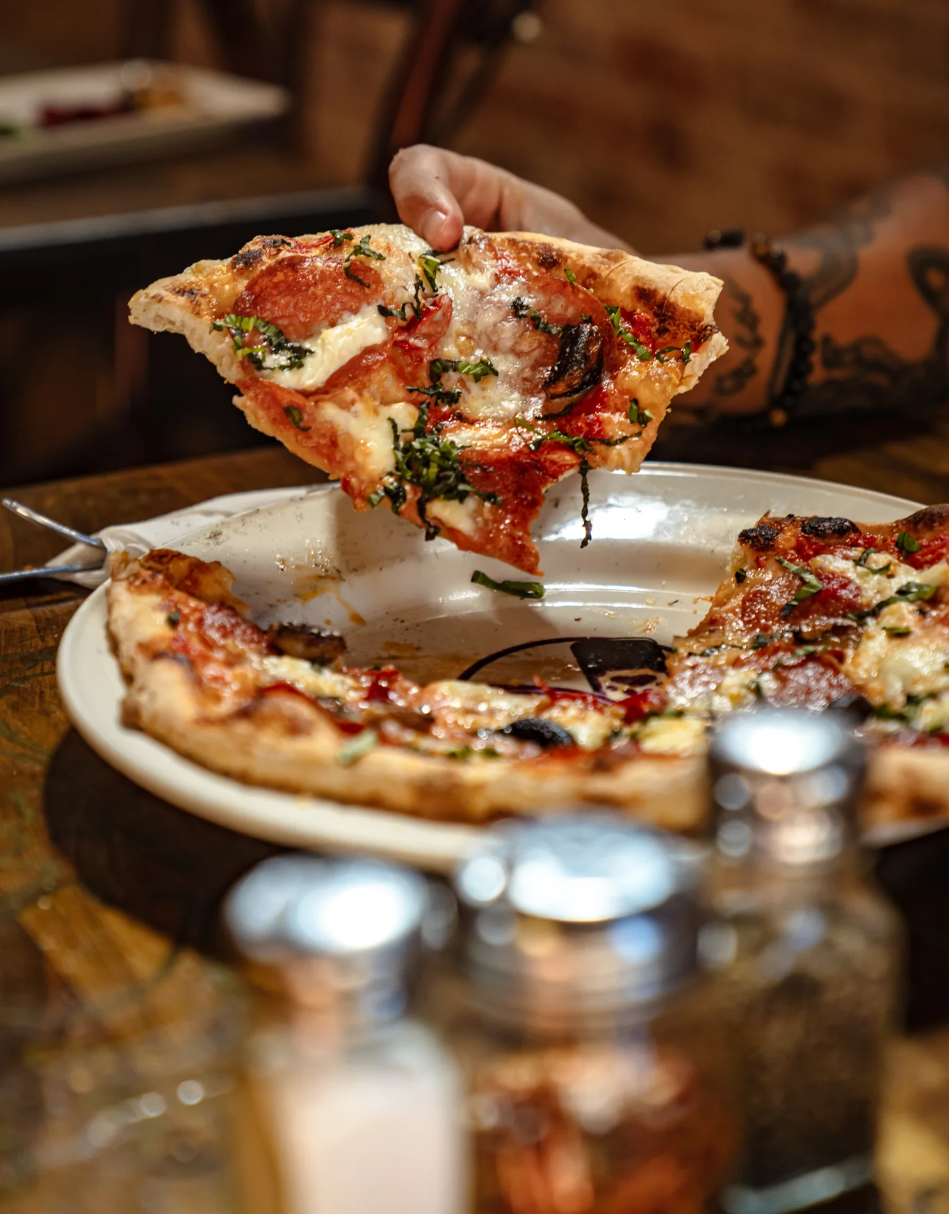 Napoletana cooks in two minutes at 800 degrees