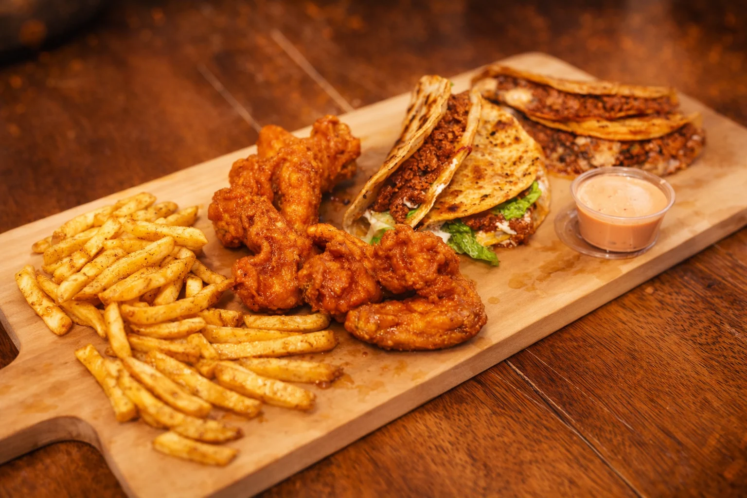 hot wings burgers fries lunch dinner food Montrose food truck milkshakes beef burgers Nashville hot chicken