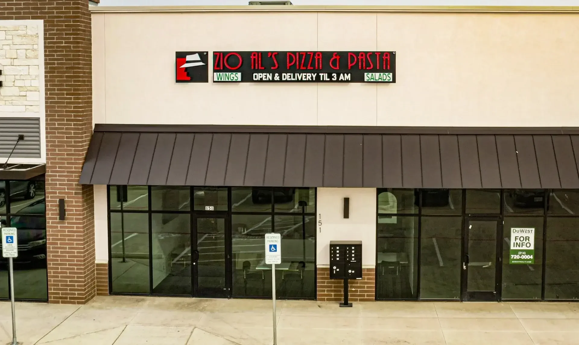 Exterior view of Zio Al's Pizza & Pasta restaurant