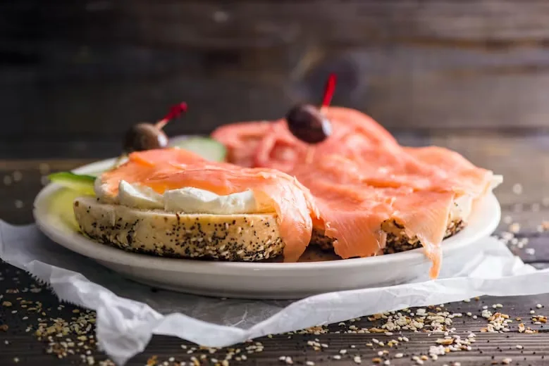 Bagel with smoked salmon and cream cheese