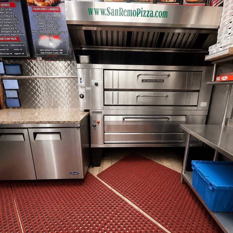San Remo kitchen and pizza oven at the Ridgewood restaurant