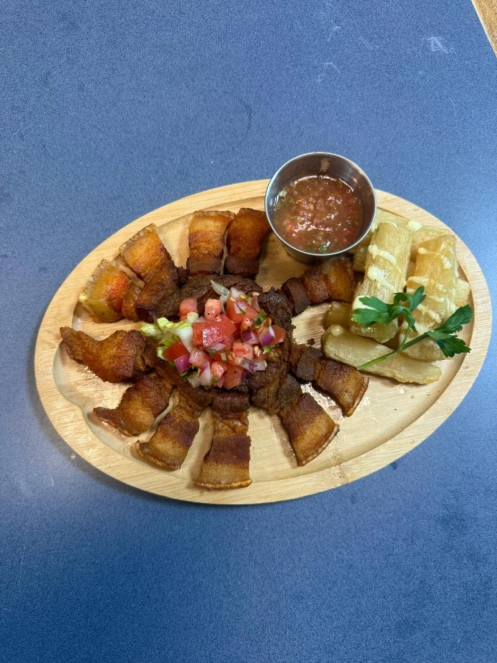 Pork Bites / Chicharrones (Cerdo)