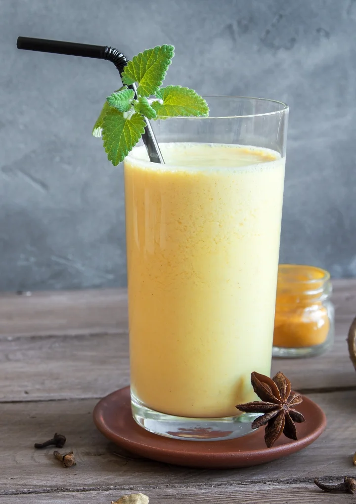 MANGO LASSI