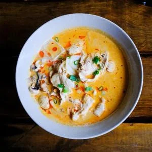 51 Tom Kha