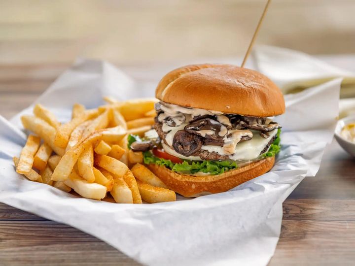 Dino Mart, Johnny's Burger, KKC