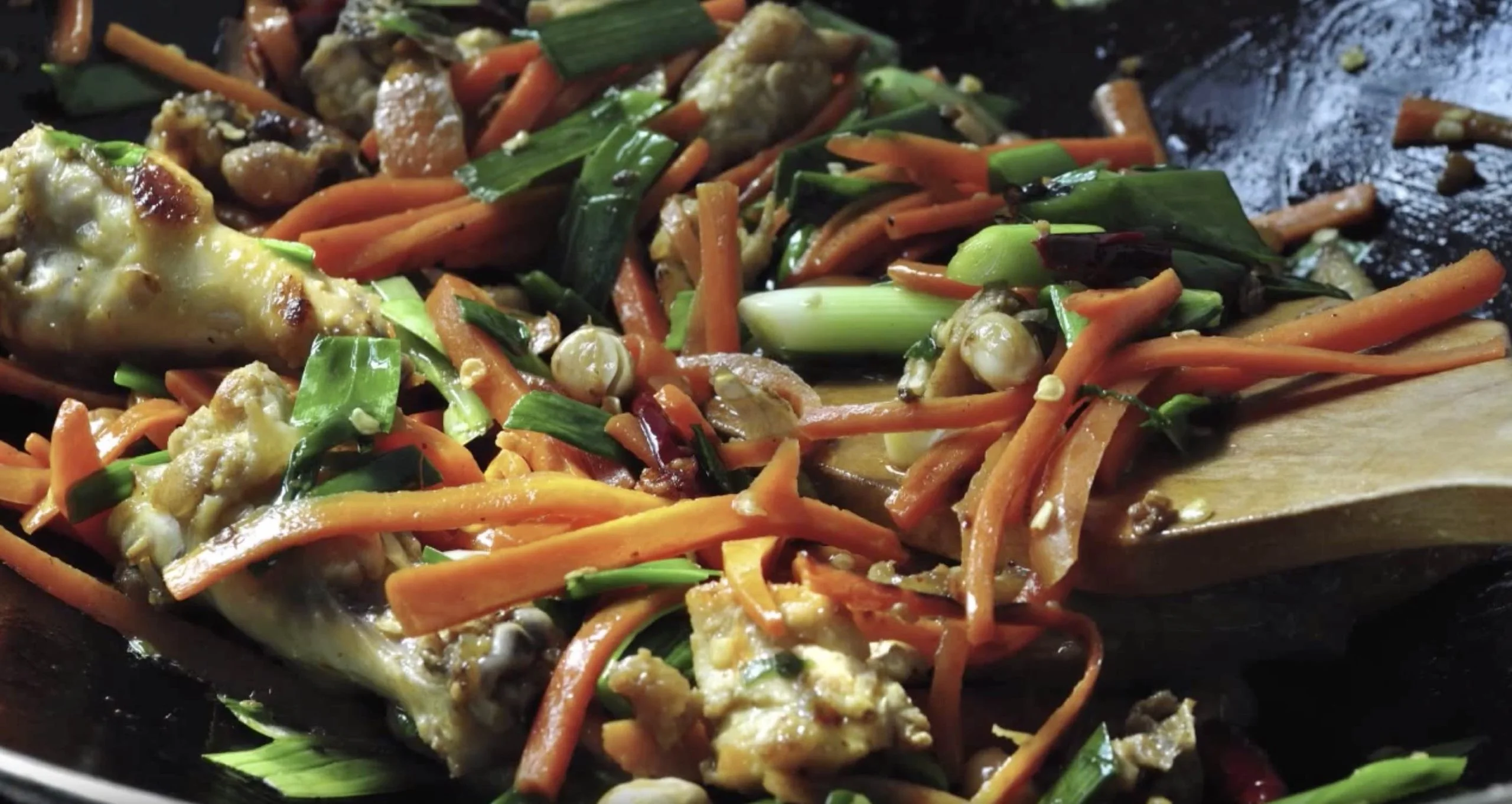 Stir-fried Chinese chicken with vegetables