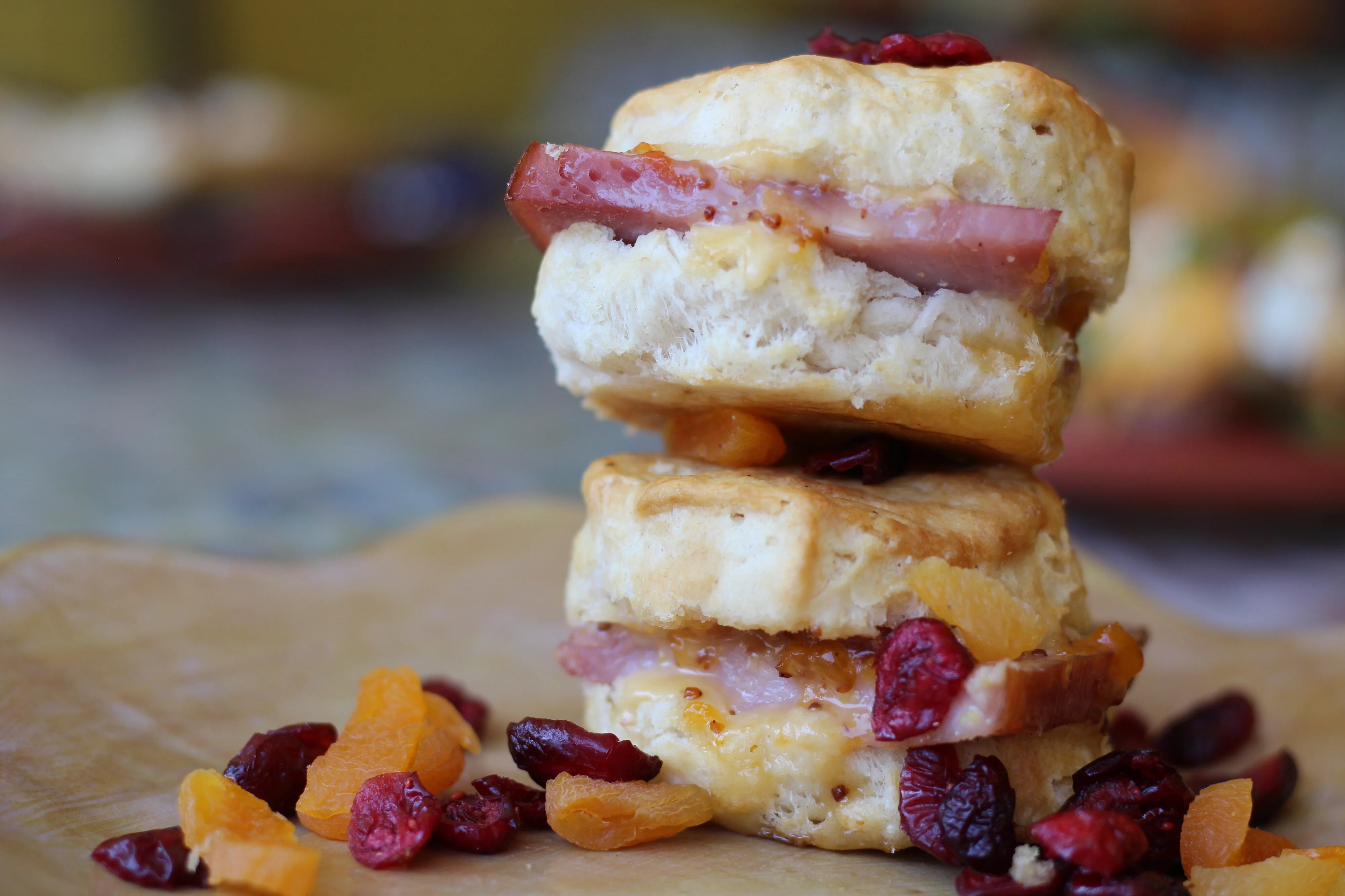 Mini ham biscuits with apricot mayonnaise