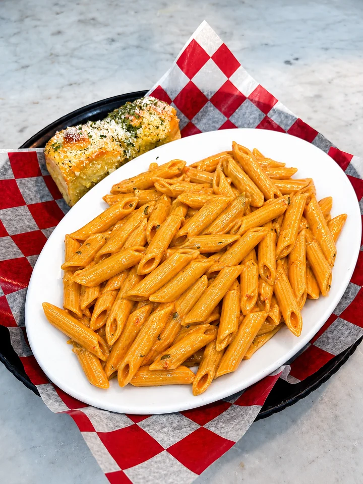 LUNCH PENNE ALA VODKA