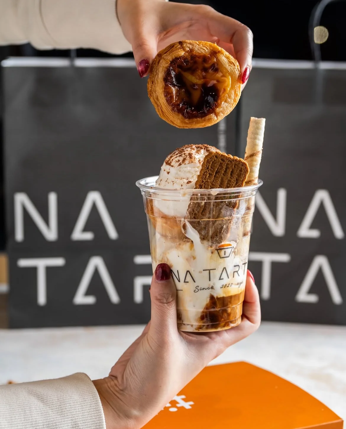 6PCS Tart & 2 Drinks Combo