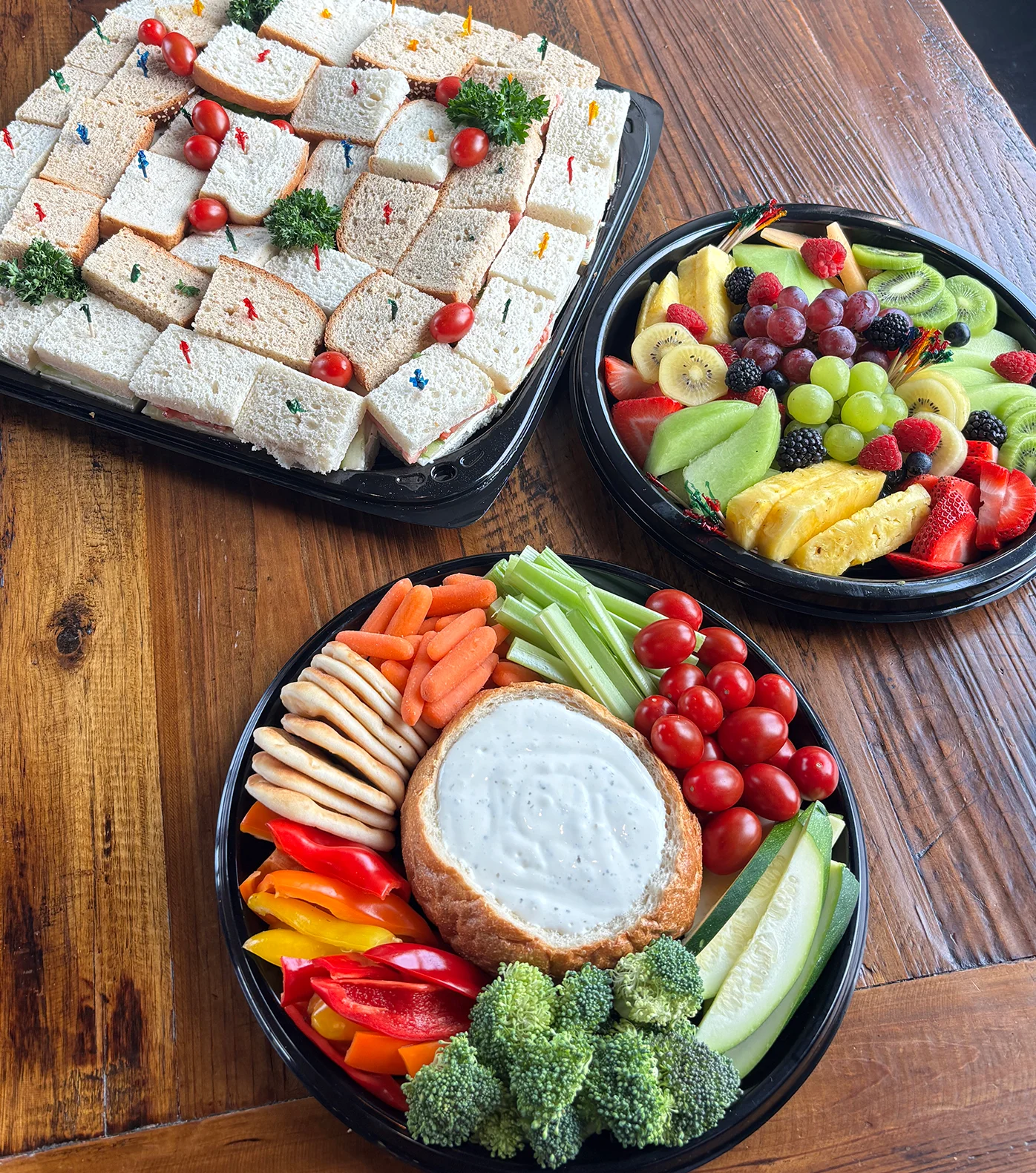 Lunche catering includes Salads, Sandwiches & wraps