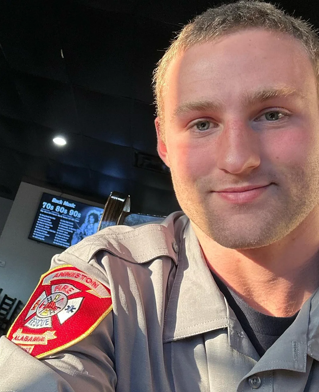Anniston Fire Fighters get free pizza with Samco and Cutter's Pizzeria of Oxford