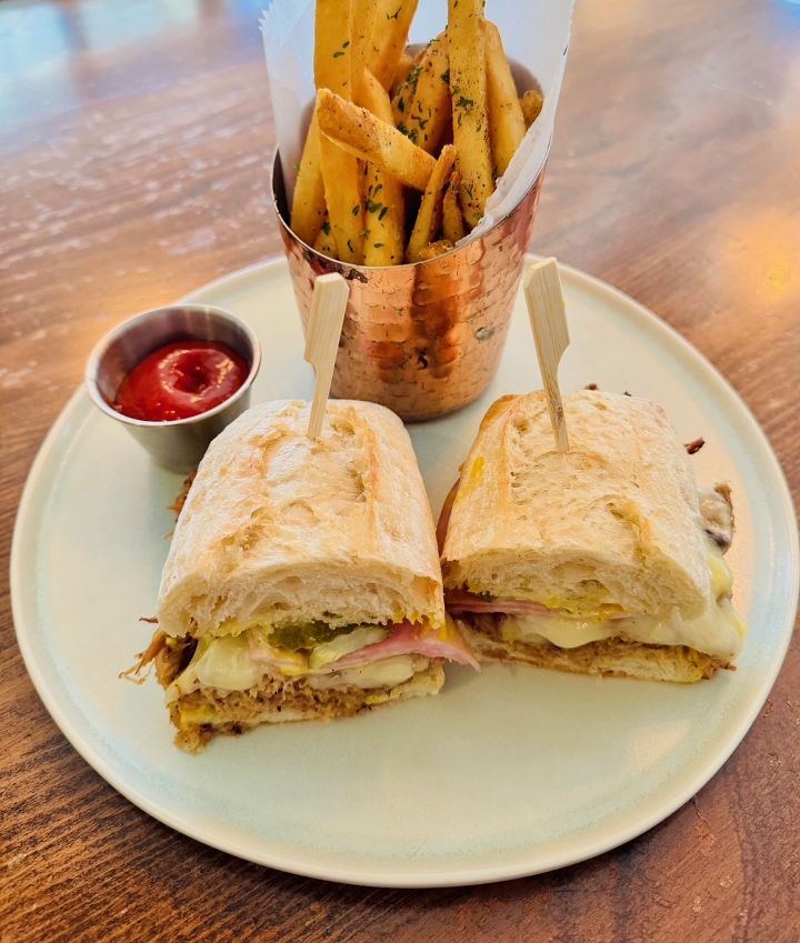 SAVANNAH CUBANO at Ardsley Station