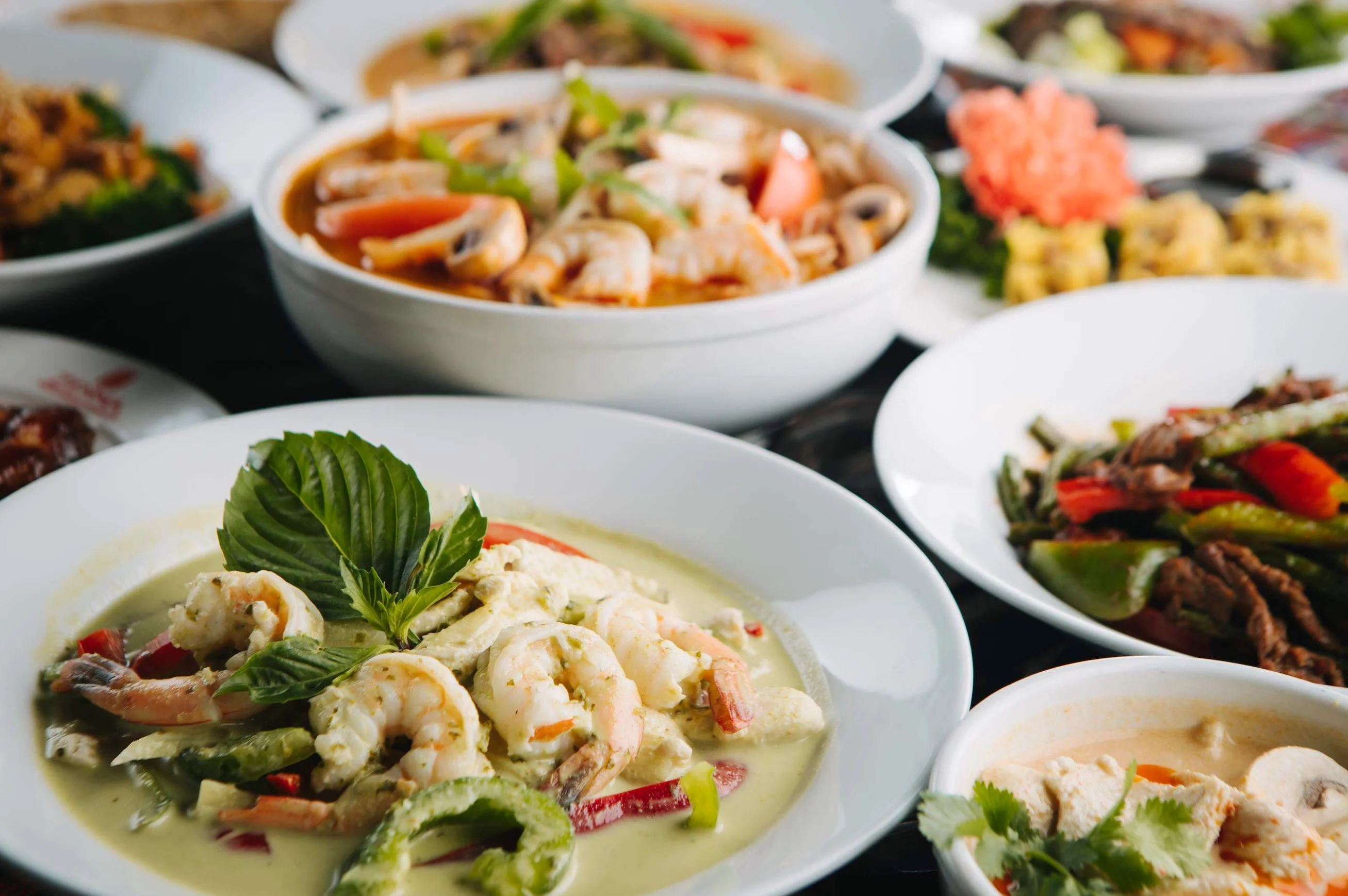 Thai green curry with shrimp and vegetables