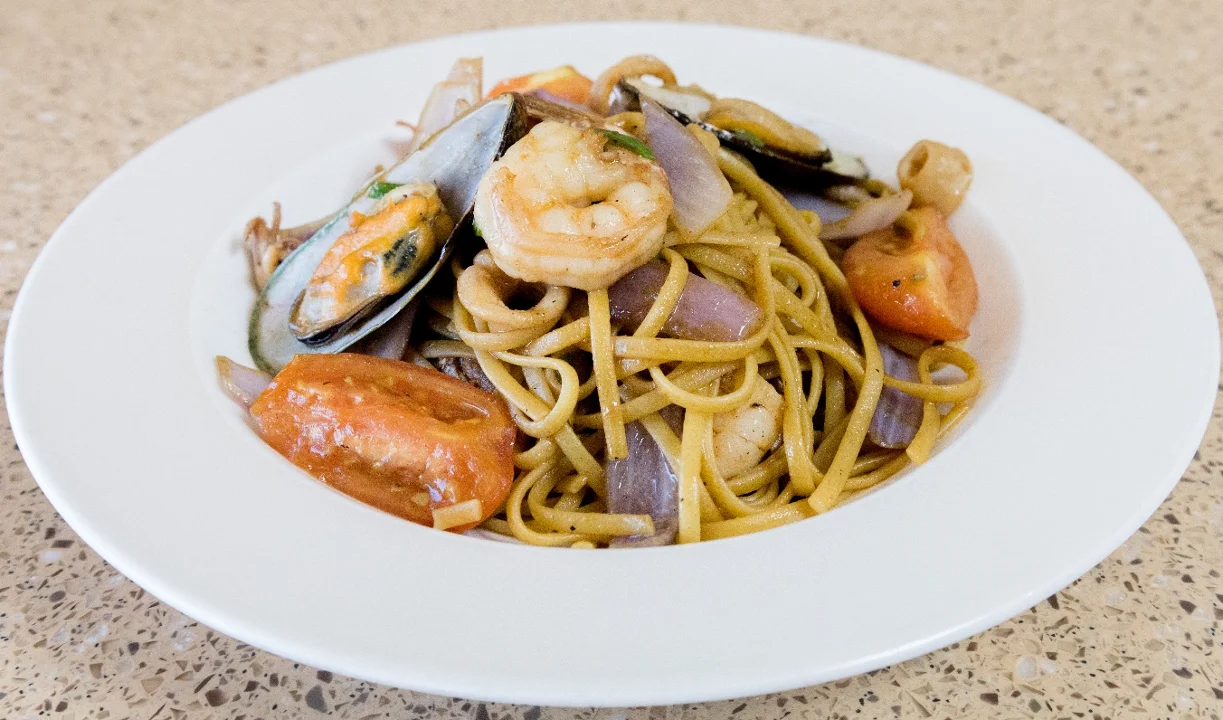 Tallarin Saltado De Mariscos