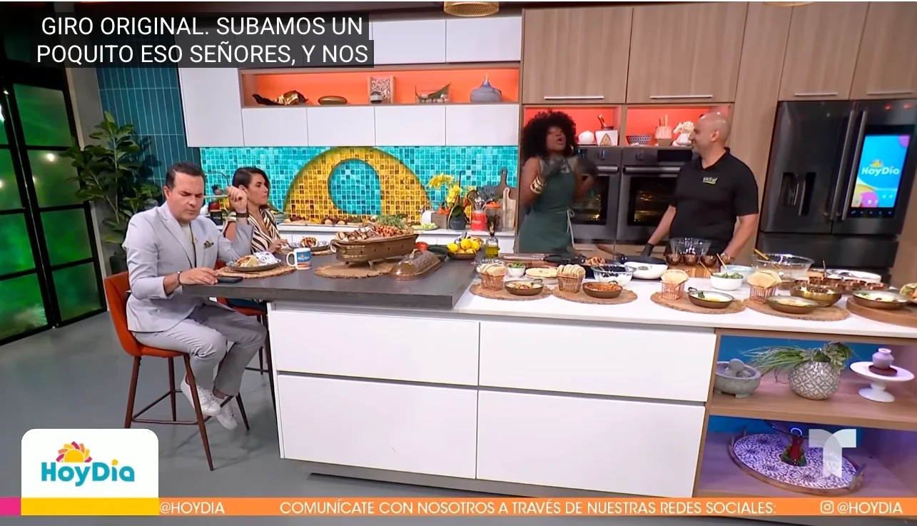 Gyros de pollo con tzatziki: la receta perfecta para tus invitados | Hoy Día | Telemundo