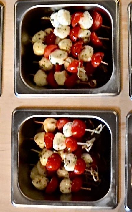 CAPRESE SKEWERS CART