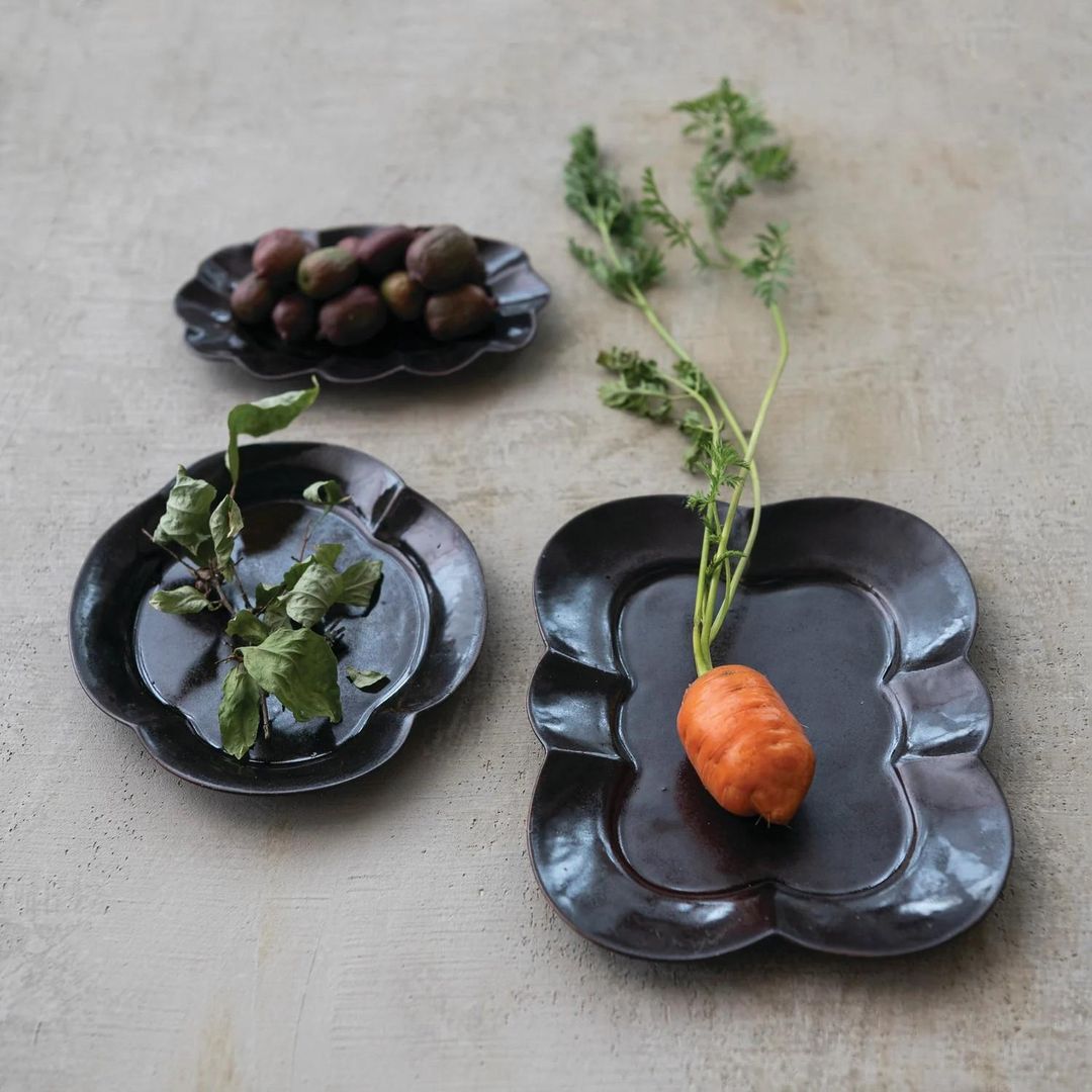 Stoneware Scalloped Plate Reactive Glaze, Brown - Image 1 of 2