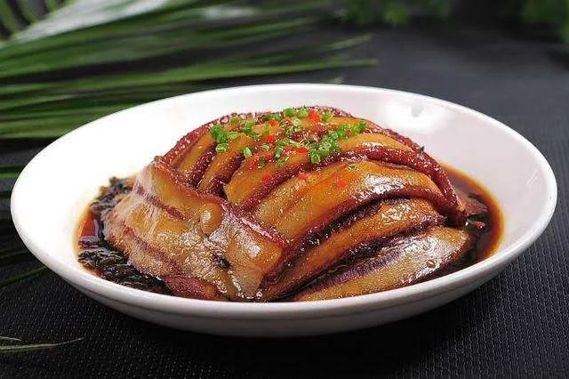 P1 Braised Pork Belly With Preserved Mustard Greens梅菜扣肉