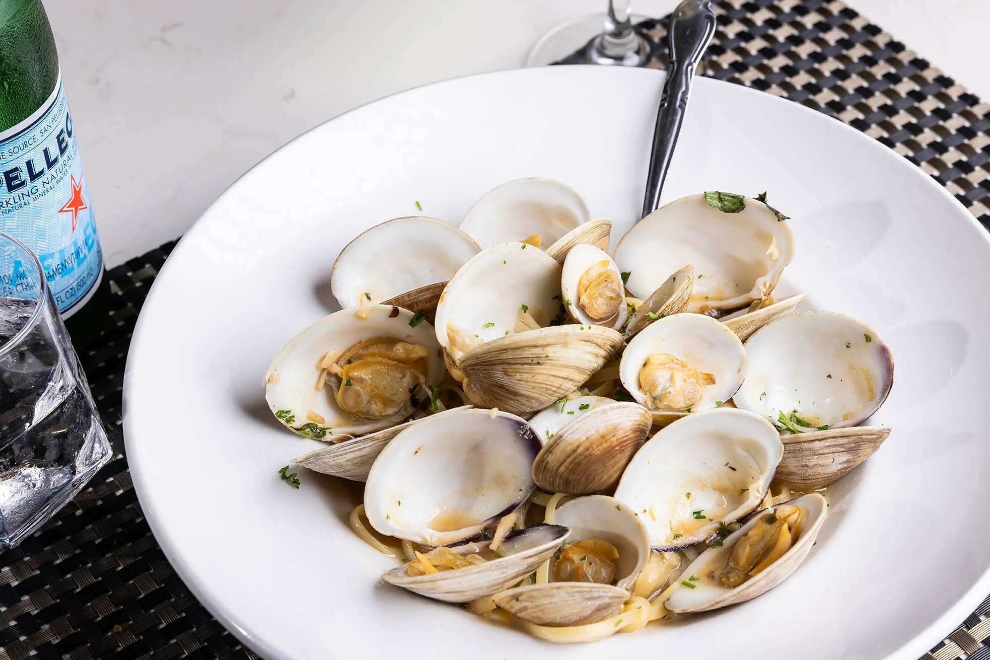 Cucina clams with pasta