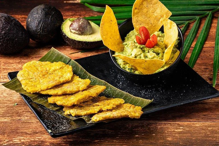 Guacamole con tostones
