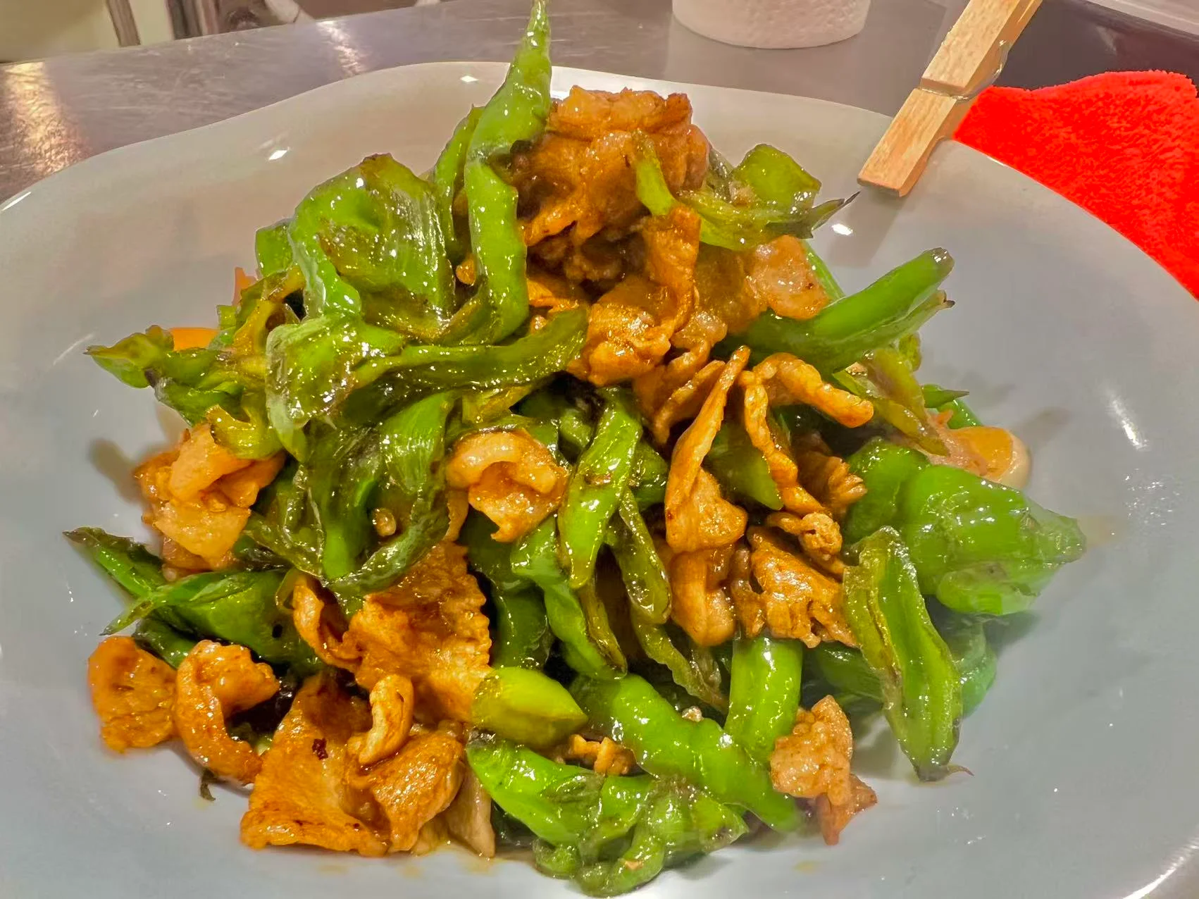Stir-fried Chinese pork with green peppers