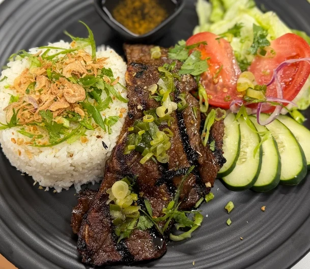R1. Rice. Grilled Korean Beef Short-Ribs (Suon Bo Nuong Han Quoc)