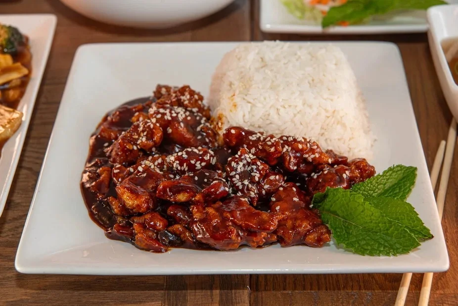 Sweet and sour chicken with rice, a classic Chinese dish