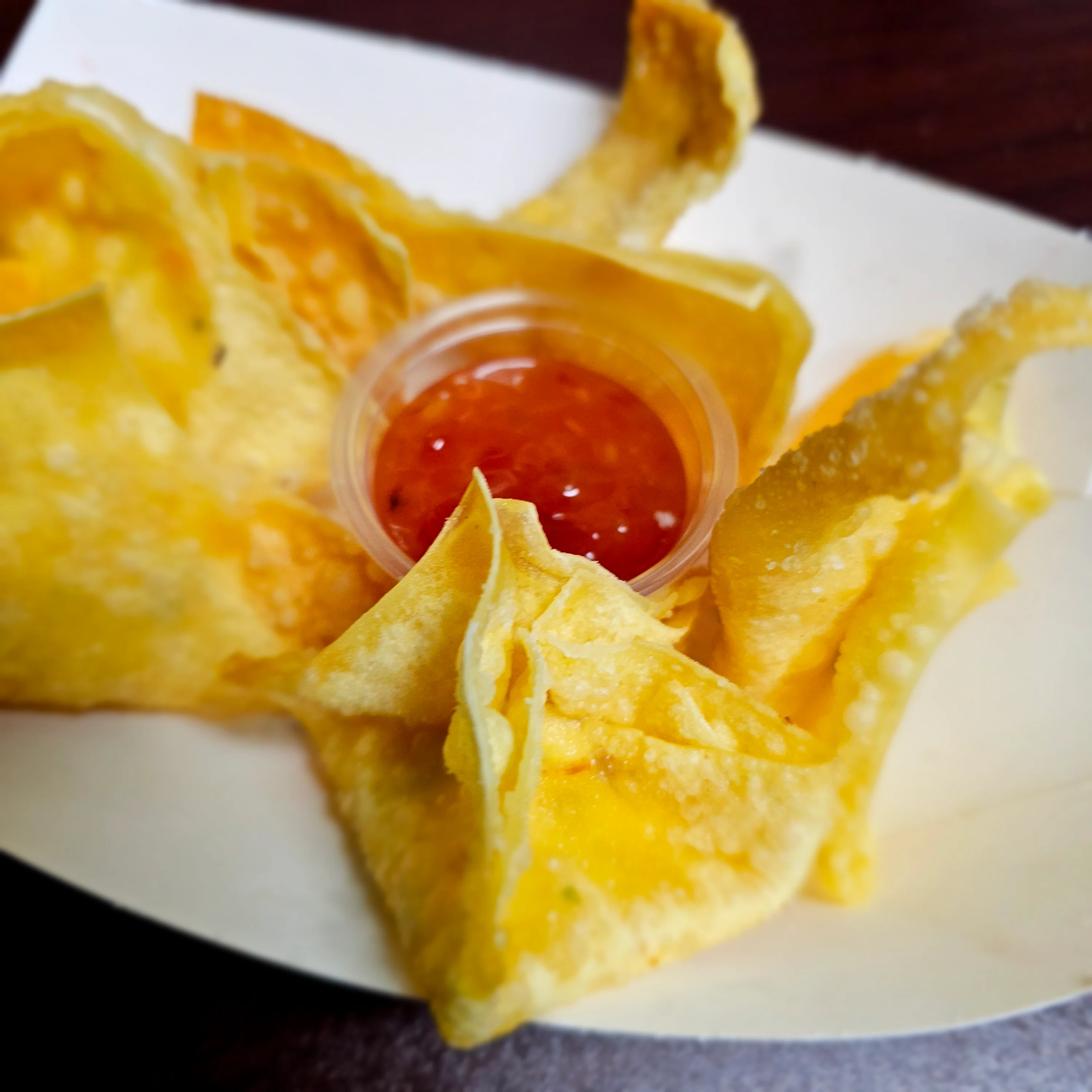 Crispy wontons served with sweet chili sauce